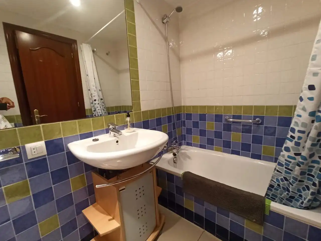Bathroom of Flat for rent in Sevilla  with Air Conditioner and Furnished