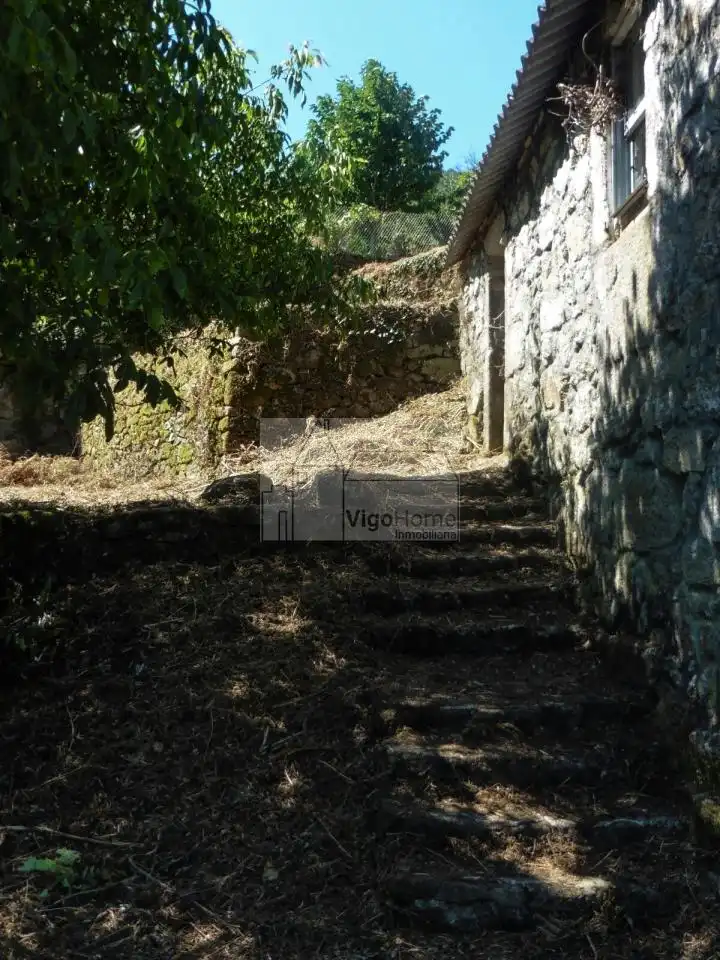 Casa o xalet en venda en Redondela amb Jardí privat