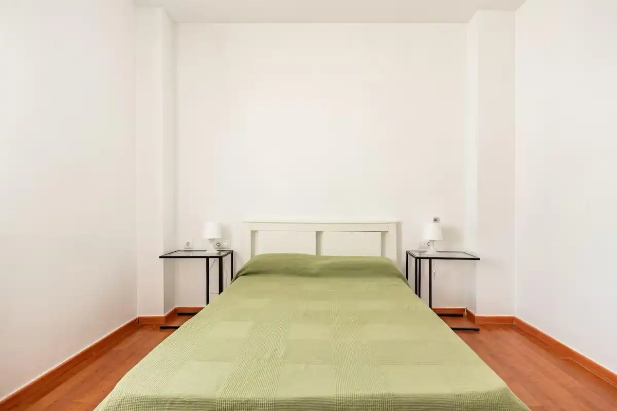 Habitación de Apartamento en venta en Espartinas con Aire acondicionado
