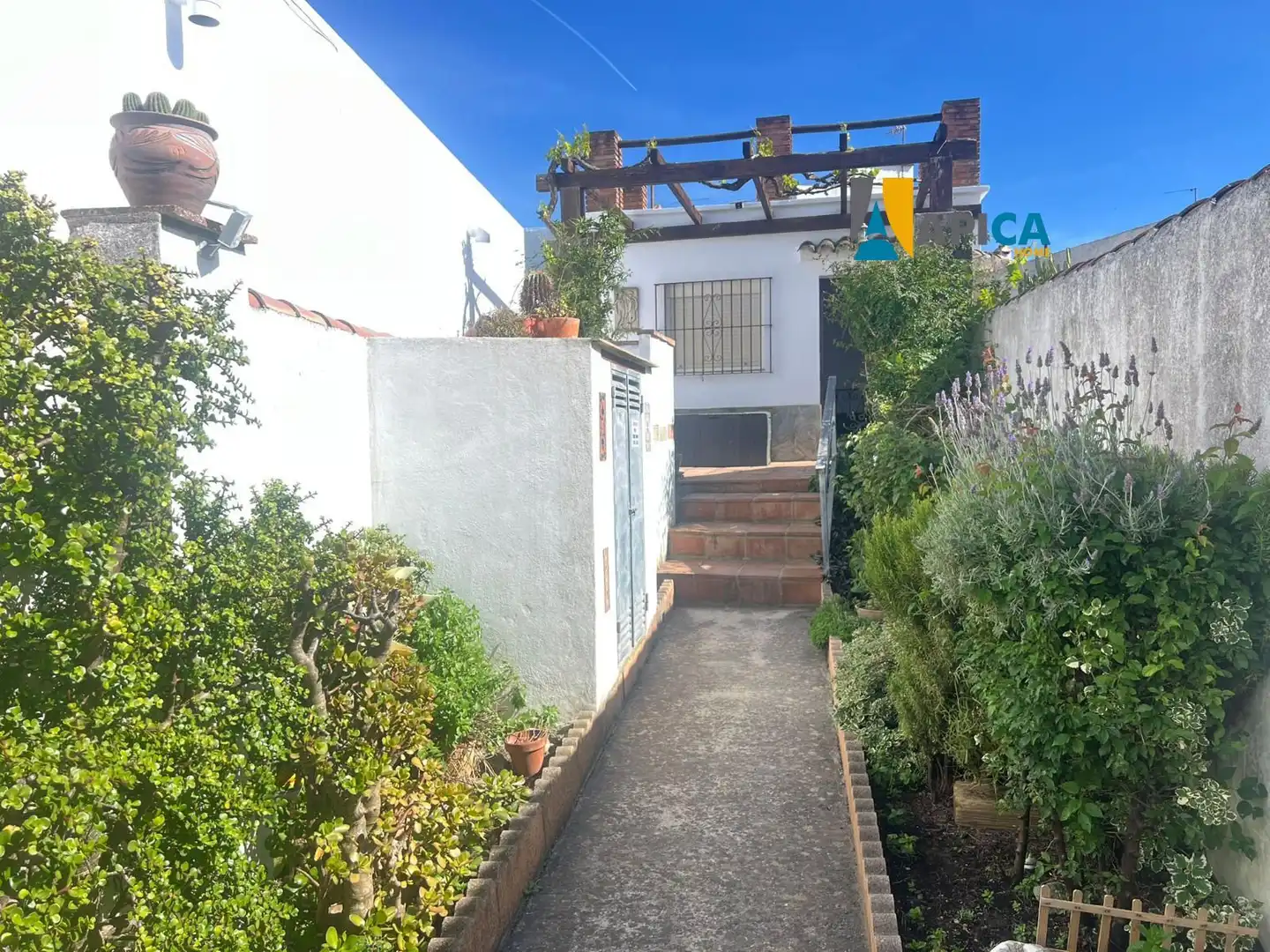 Vista exterior de Casa o xalet en venda en Vejer de la Frontera amb Aire condicionat, Calefacció i Terrassa