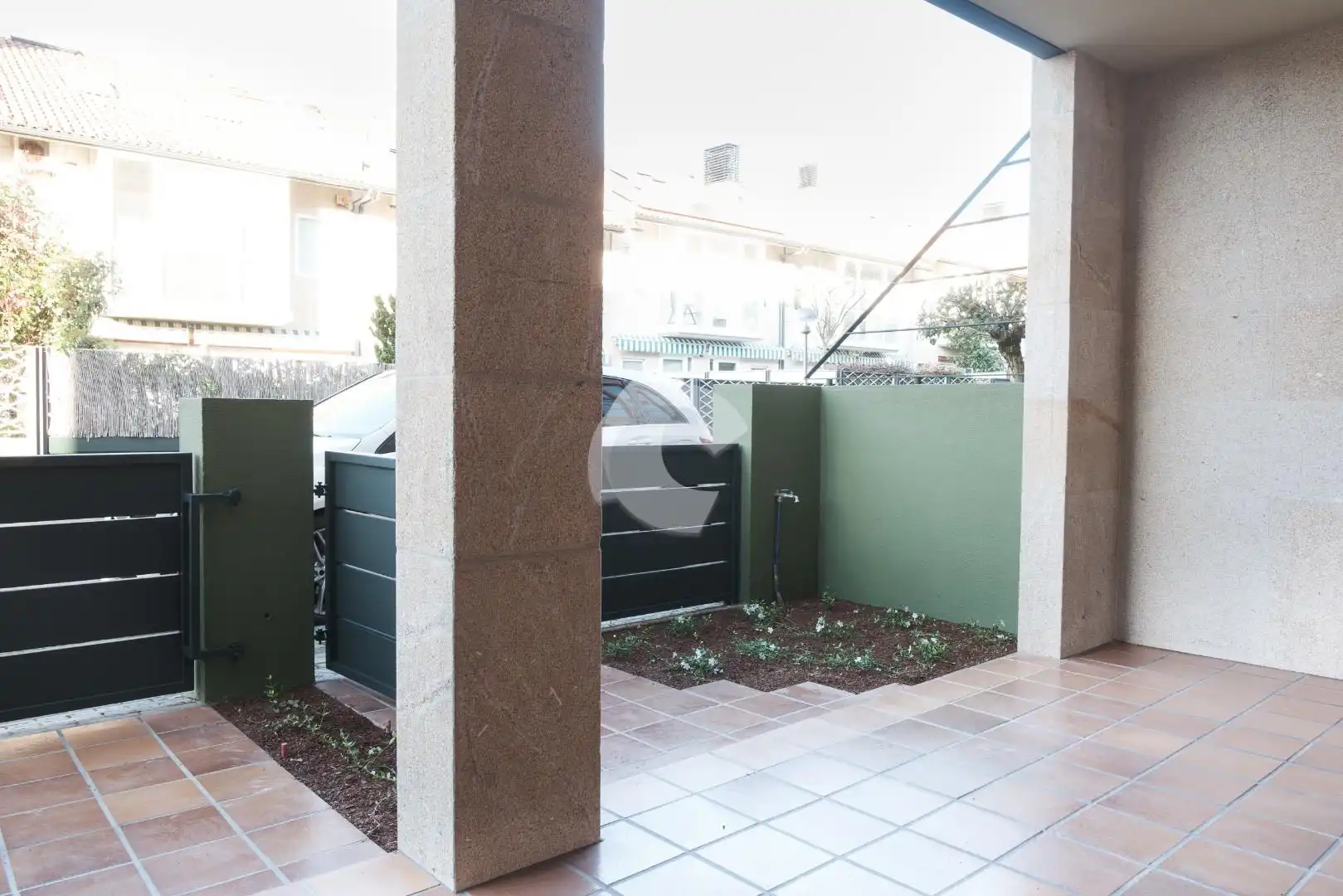 Terrassa de Casa adosada en venda en Ourense Capital  amb Jardí privat