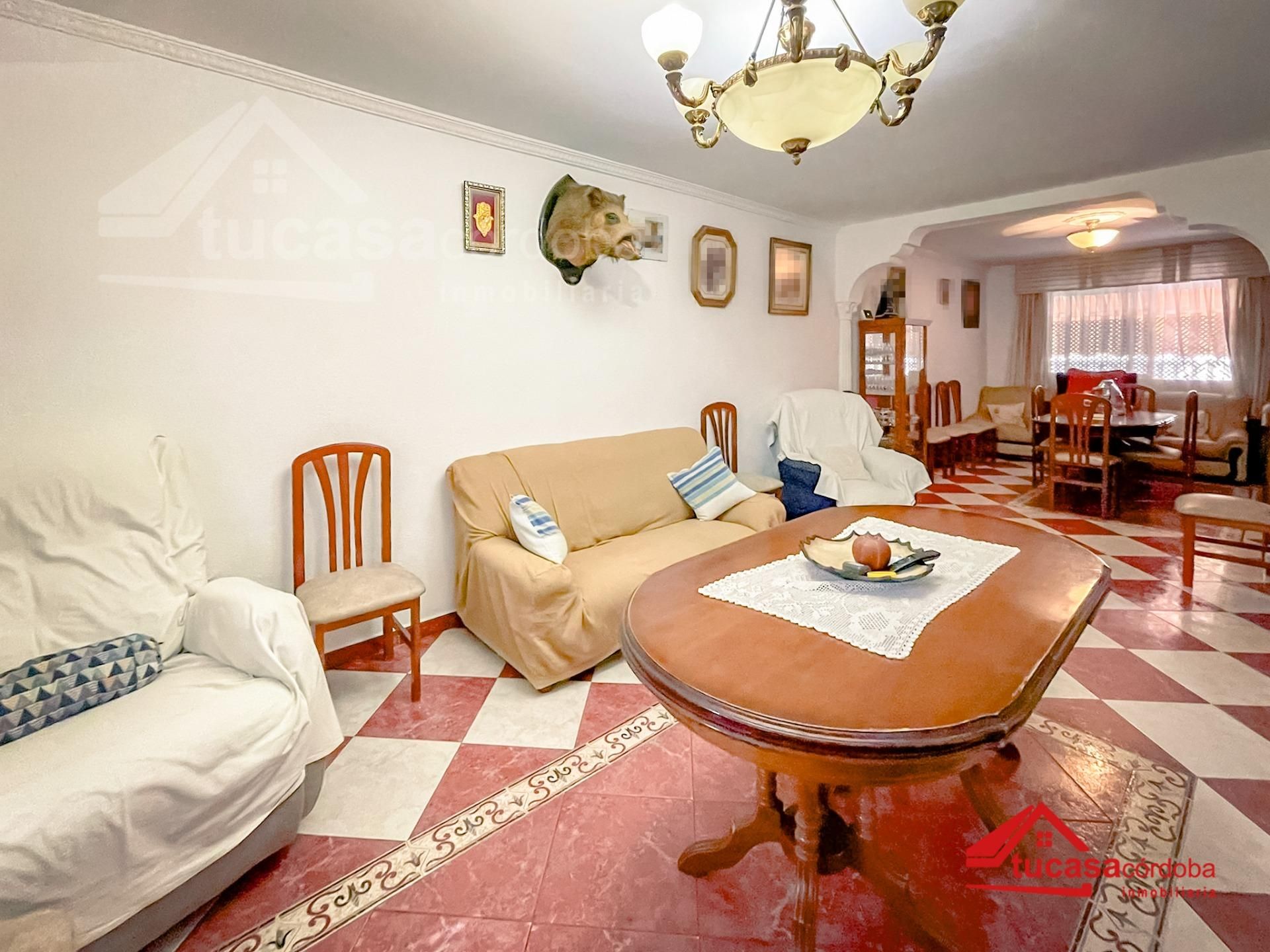Sala d'estar de Finca rústica en venda en  Córdoba Capital amb Aire condicionat