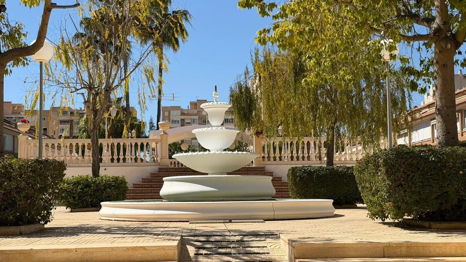 Vista exterior de Casa o chalet en venta en Alicante / Alacant con Aire acondicionado, Calefacción y Jardín privado