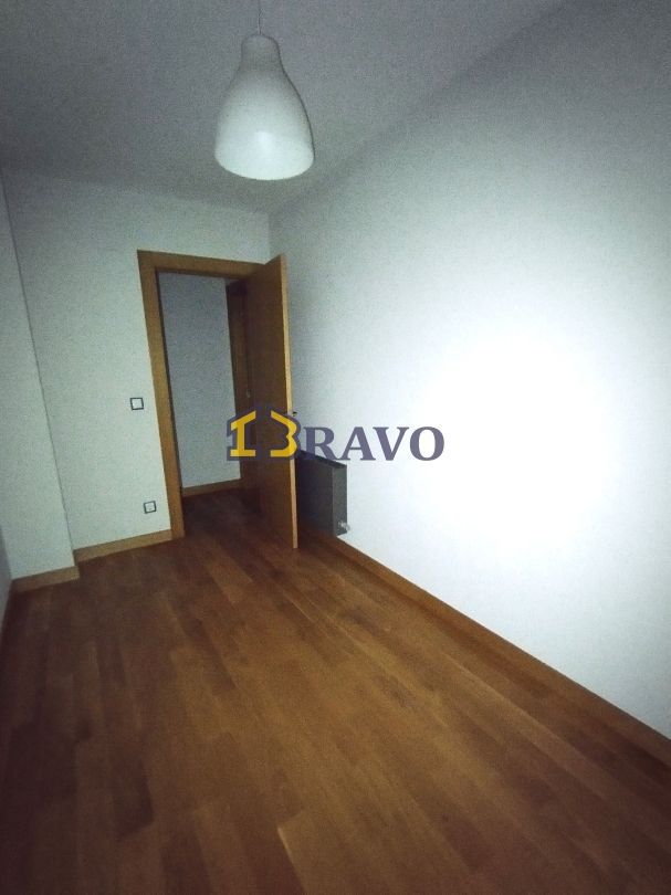 Habitación de Piso en venta en Villarcayo de Merindad de Castilla la Vieja con Calefacción, Terraza y Trastero