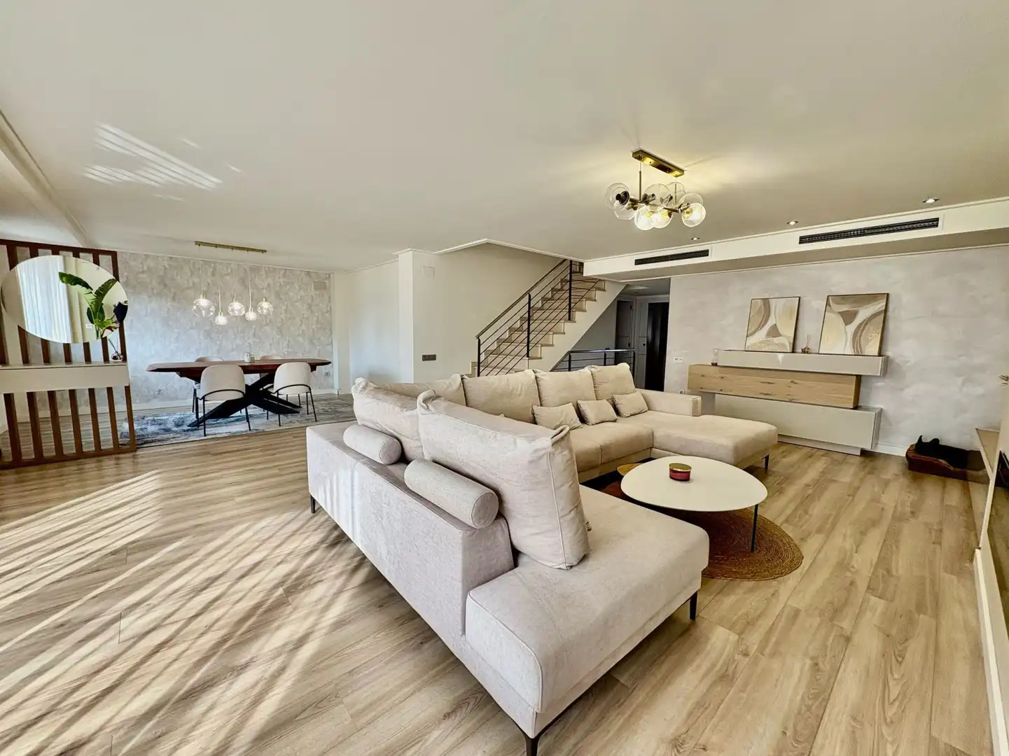 Sala d'estar de Casa o xalet en venda en Castellón de la Plana / Castelló de la Plana amb Calefacció, Parquet i Terrassa