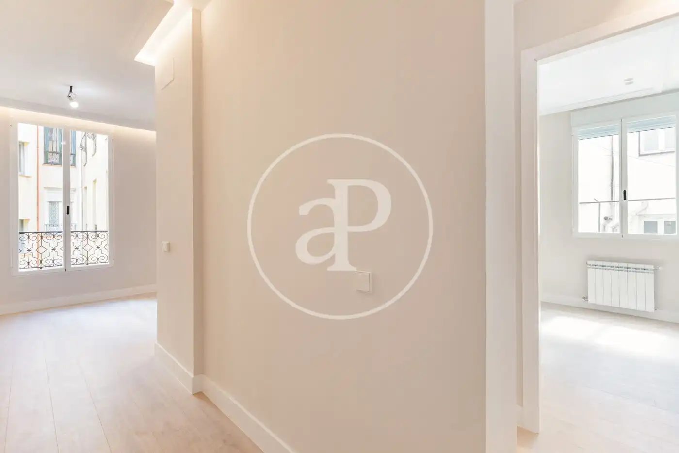 Flat for sale in Calle del Conde de Romanones, Embajadores - Lavapiés