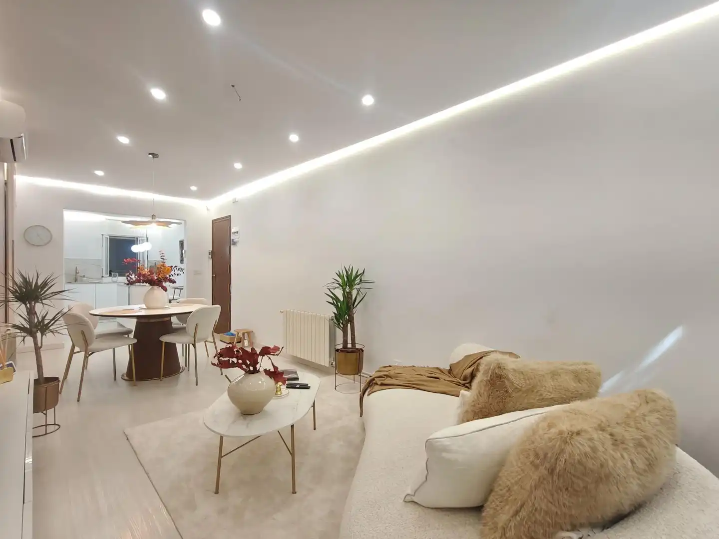 Living room of Apartments for sale in Barcelona  with Air Conditioner, Heating and Storage room