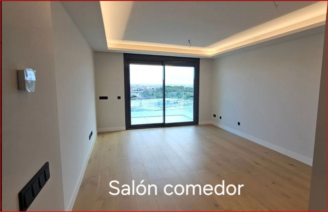 Living room of Flat for rent in  Madrid Capital  with Air Conditioner, Heating and Parquet flooring