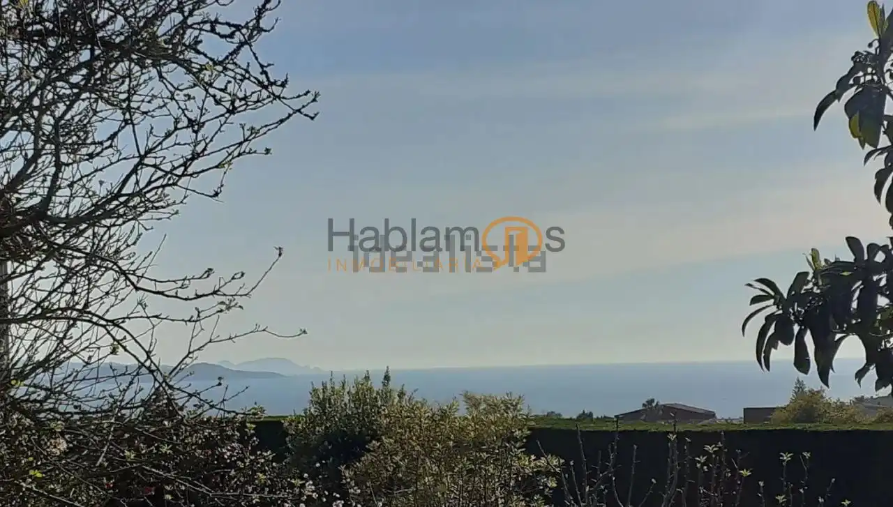 Residential land for sale in Sanxenxo pueblo