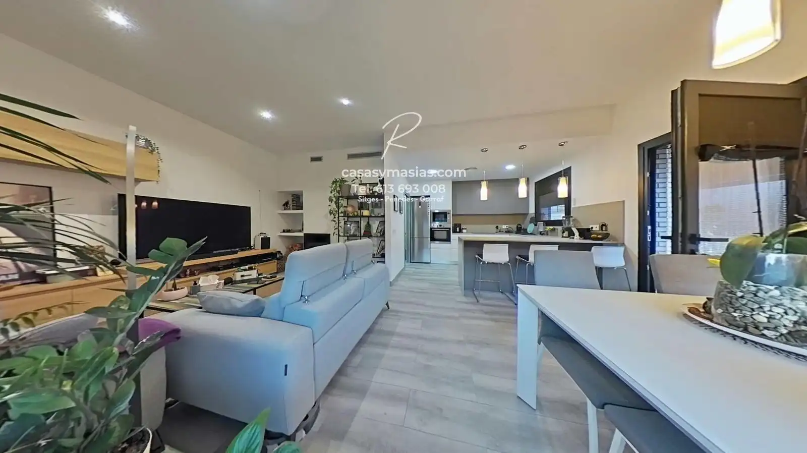 Sala de estar de Casa o chalet en venta en Vallirana con Aire acondicionado, Calefacción y Jardín privado