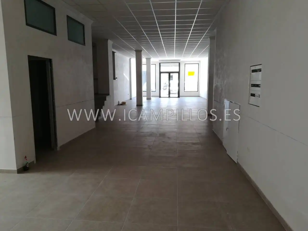 Local comercial en venda a Baena, imagen 3