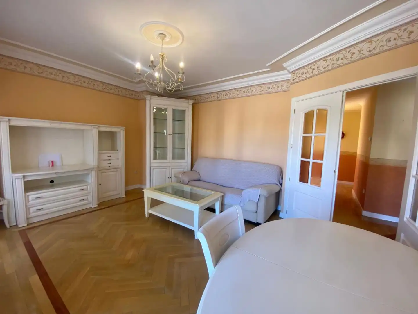 Sala de estar de Piso en venta en Valdepeñas con Aire acondicionado, Calefacción y Parquet