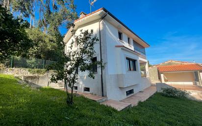 Vista exterior de Casa o xalet en venda en Llanes amb Terrassa