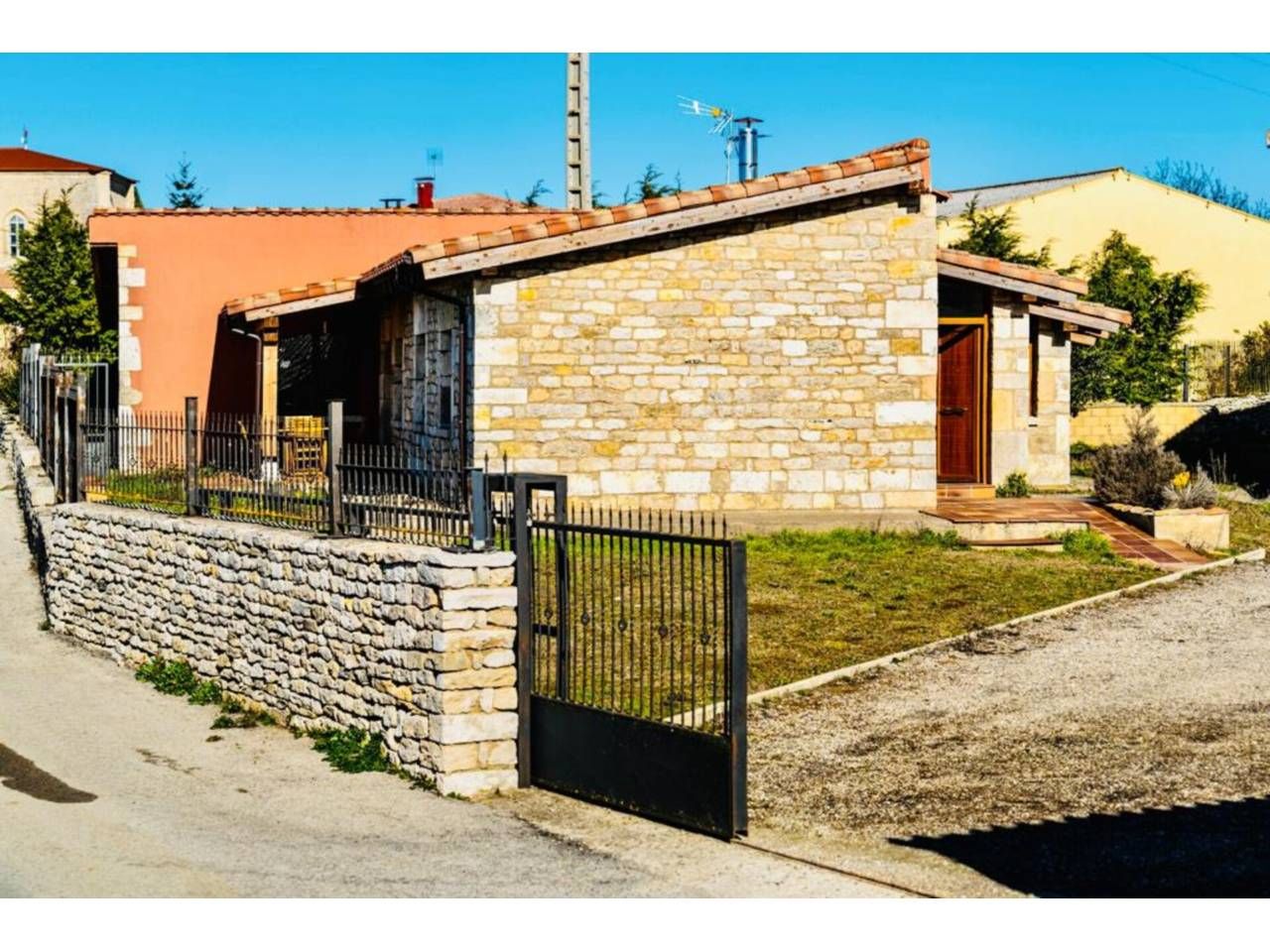 Vista exterior de Casa o chalet en venta en Valle de Sedano con Jardín privado y Terraza