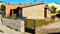 Vista exterior de Casa o xalet en venda en Valle de Sedano amb Jardí privat i Terrassa