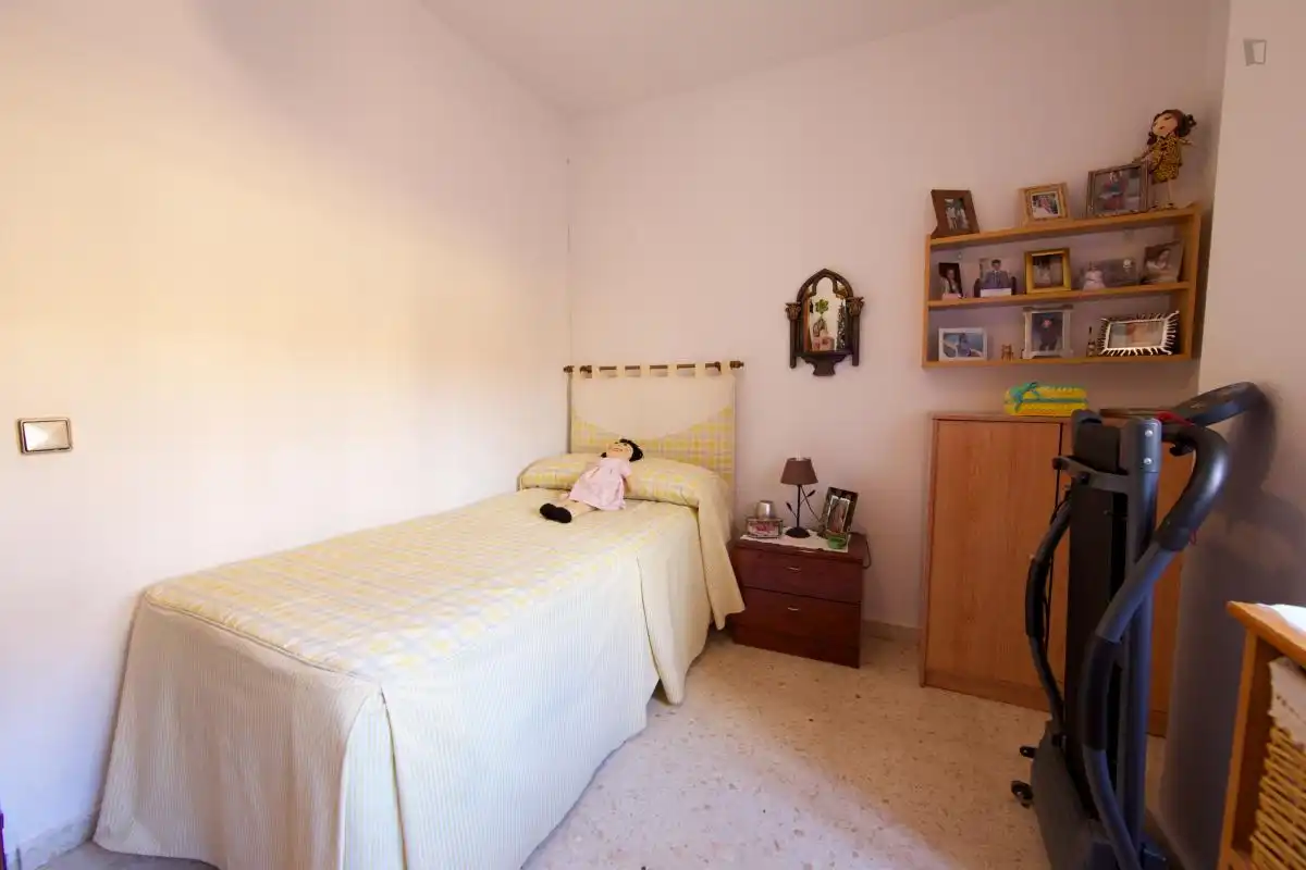 Habitación en Poniente-Norte - Miralbaida - Parque Azahara