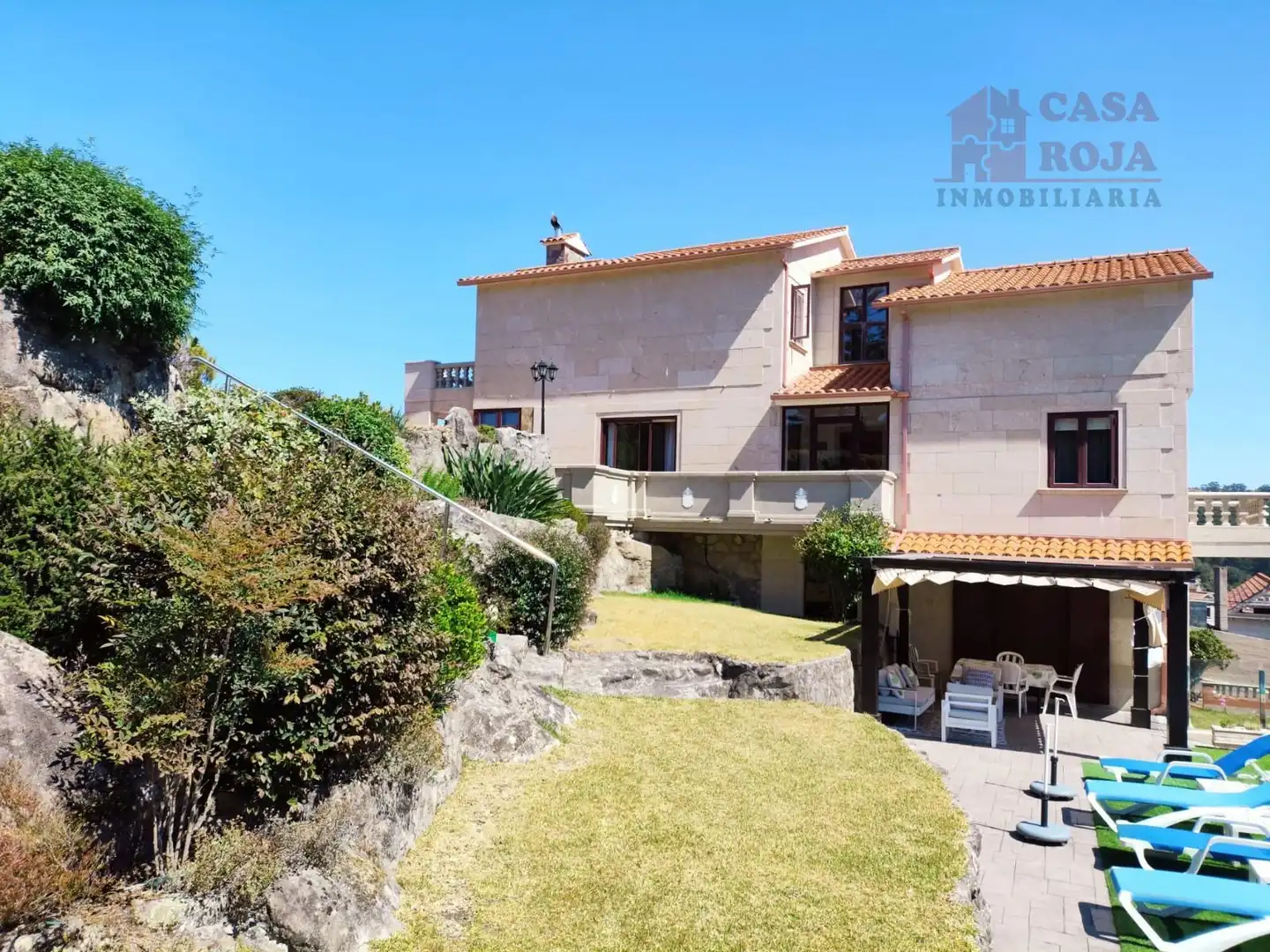 Vista exterior de Casa o chalet en venta en Cangas  con Calefacción, Terraza y Piscina