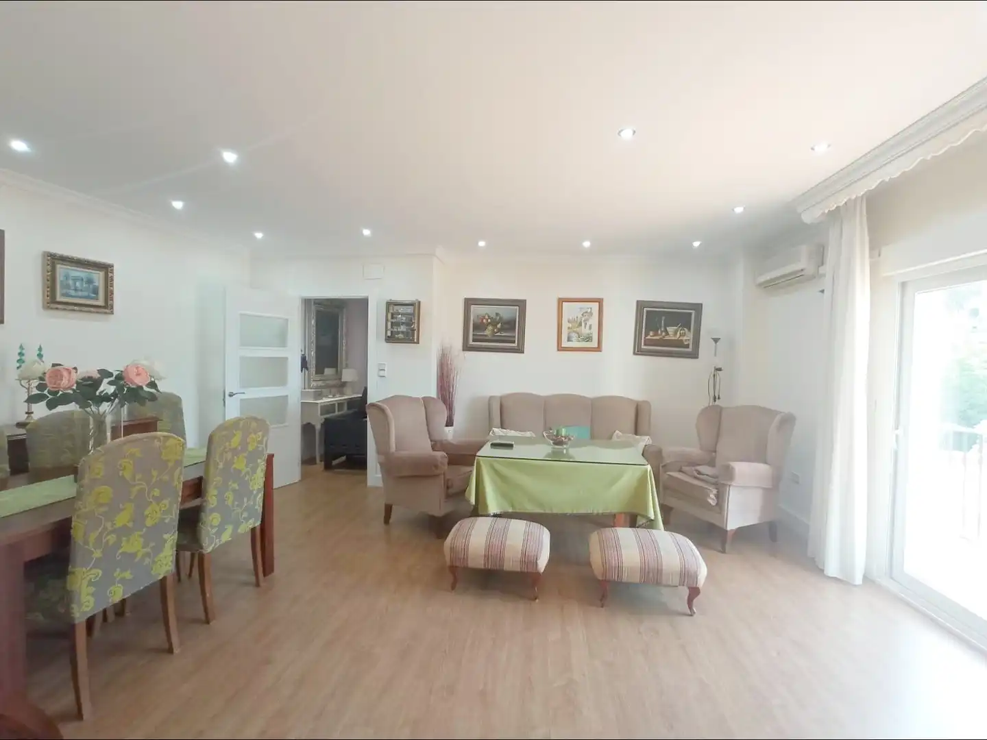 Menjador de Apartament de lloguer en Granada amb Aire condicionat, Calefacció i Terrassa