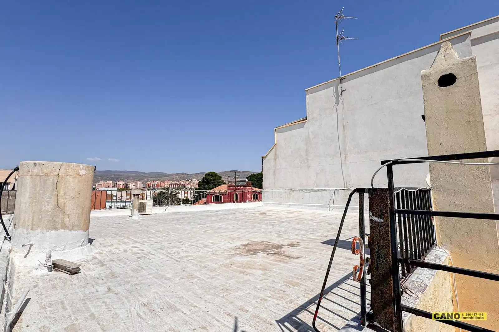 Terrassa de Pis en venda en Almería amb Terrassa