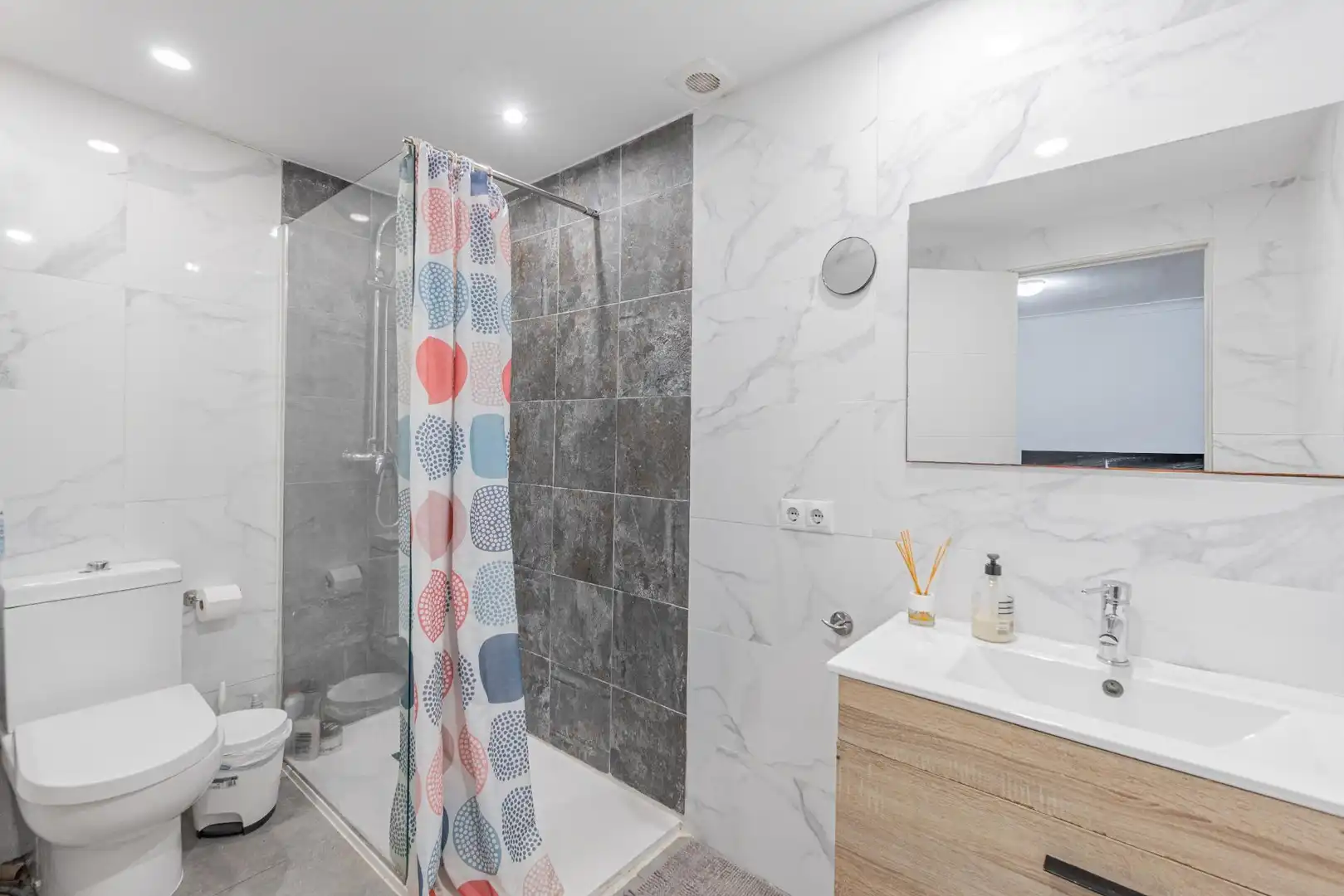 Bathroom of Flat for sale in  Palma de Mallorca  with Air Conditioner, Heating and Parquet flooring
