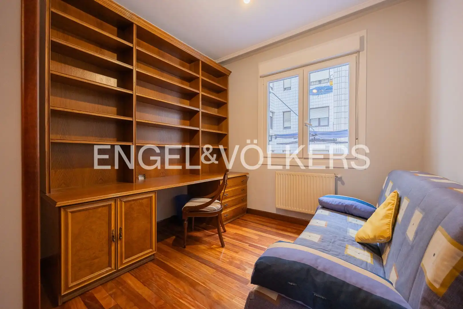 Schlafzimmer von Wohnung zum Verkauf in Bilbao  mit Heizung, Parkett und Balkon