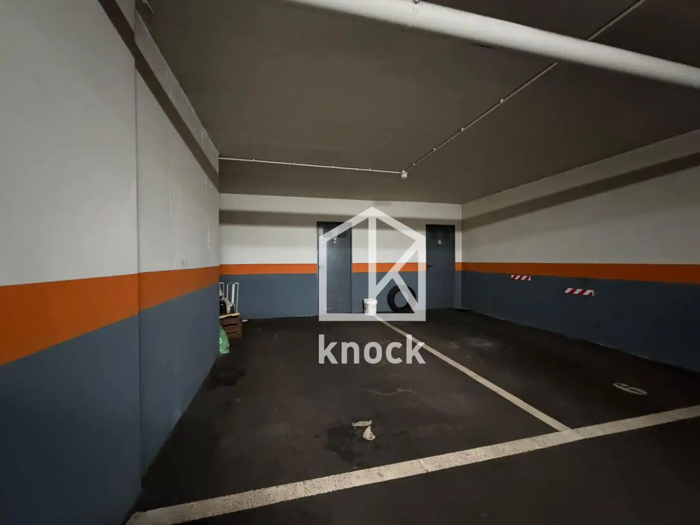 Parking de Piso en venta en Oviedo  con Calefacción, Jardín privado y Trastero