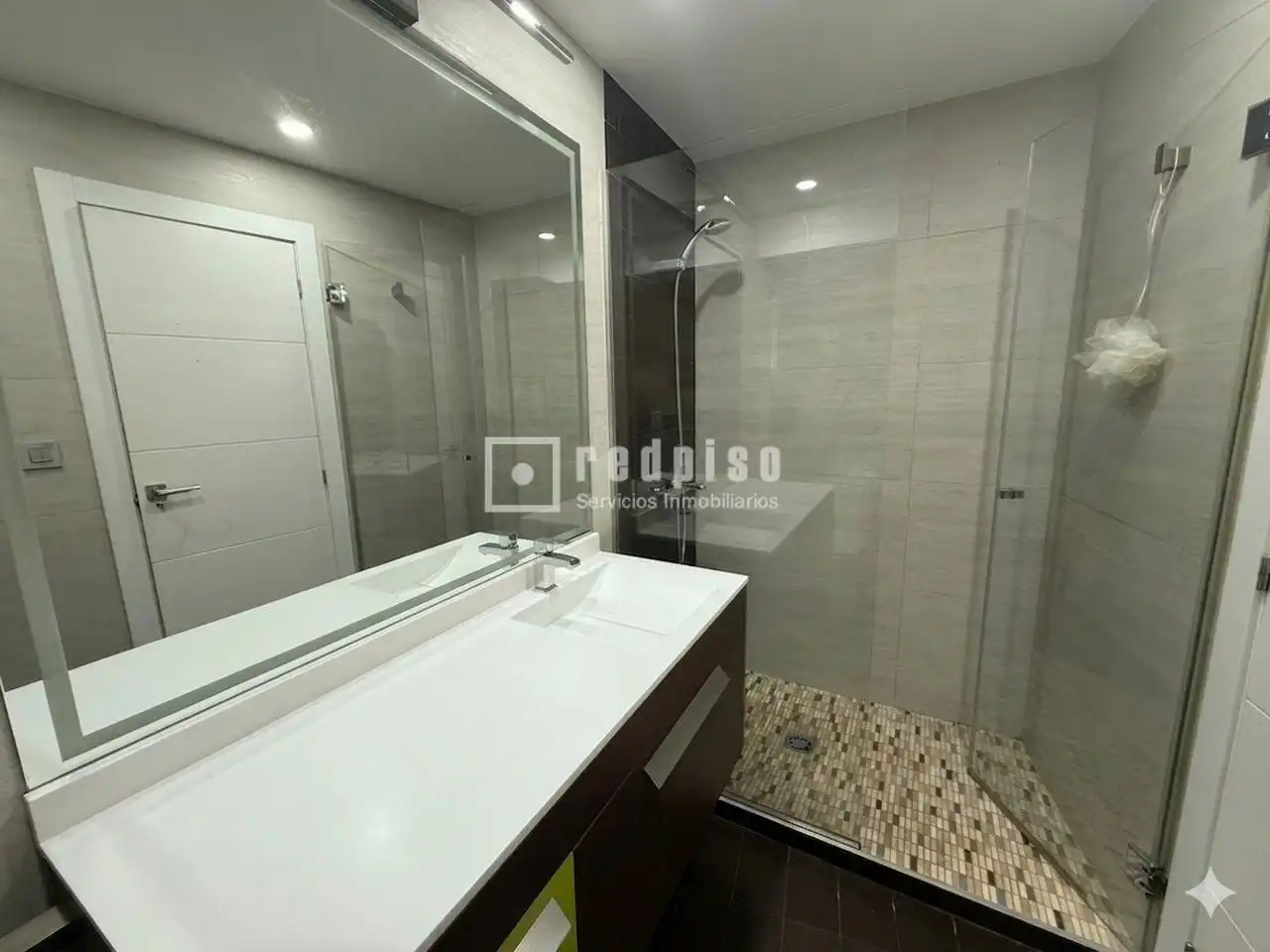 Bathroom of Flat for sale in Valencia  with Air Conditioner and Heating