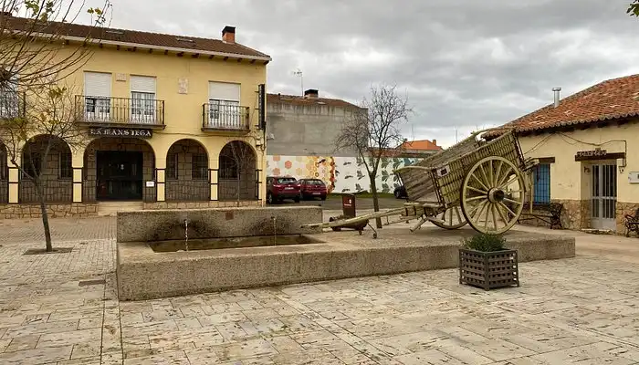 Vista exterior de Casa adosada en venda en Torremocha de Jarama amb Moblat