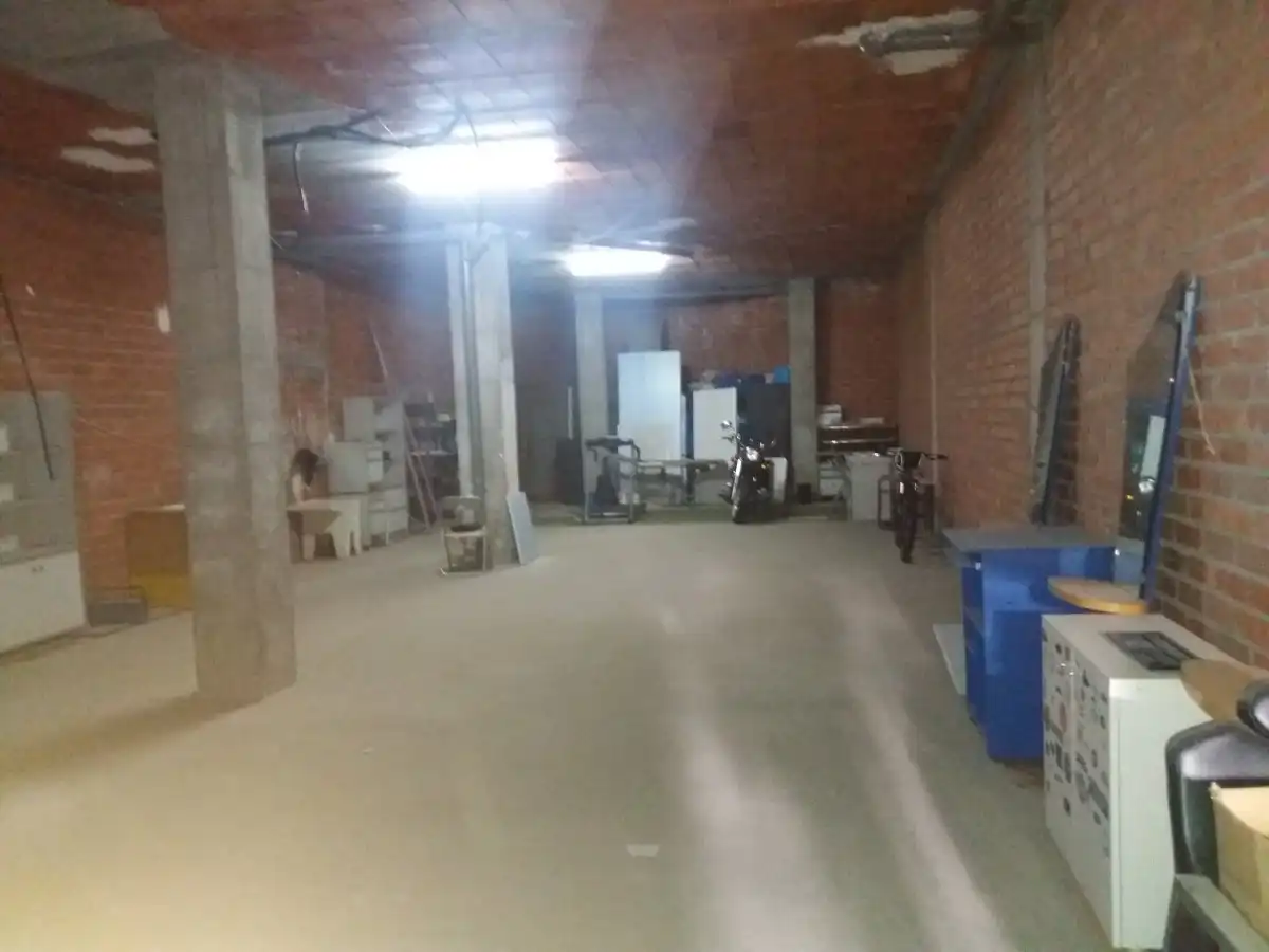 Local comercial en venda a Flores de Sil - La Placa