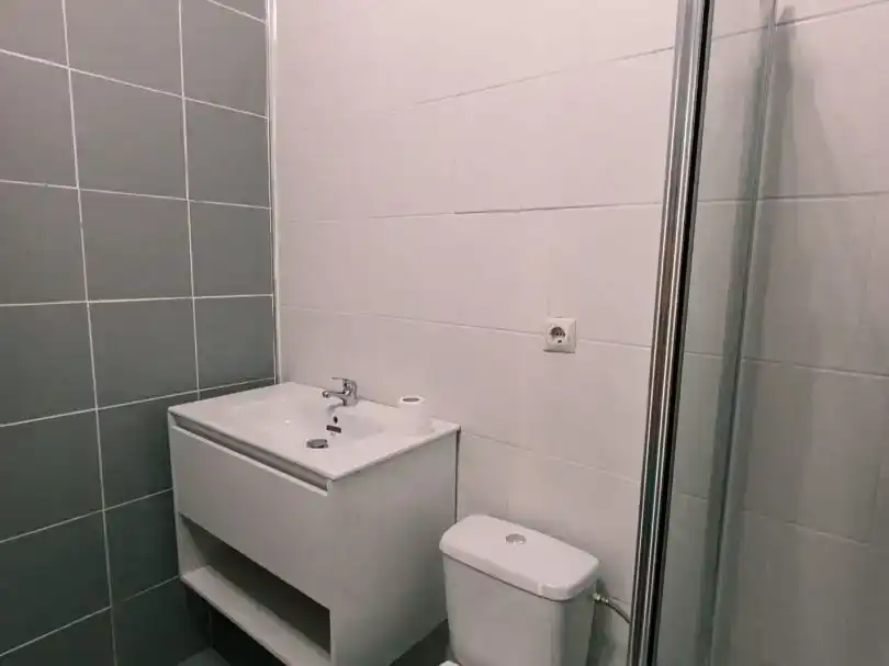 Bany de Apartament en venda en  Madrid Capital amb Aire condicionat