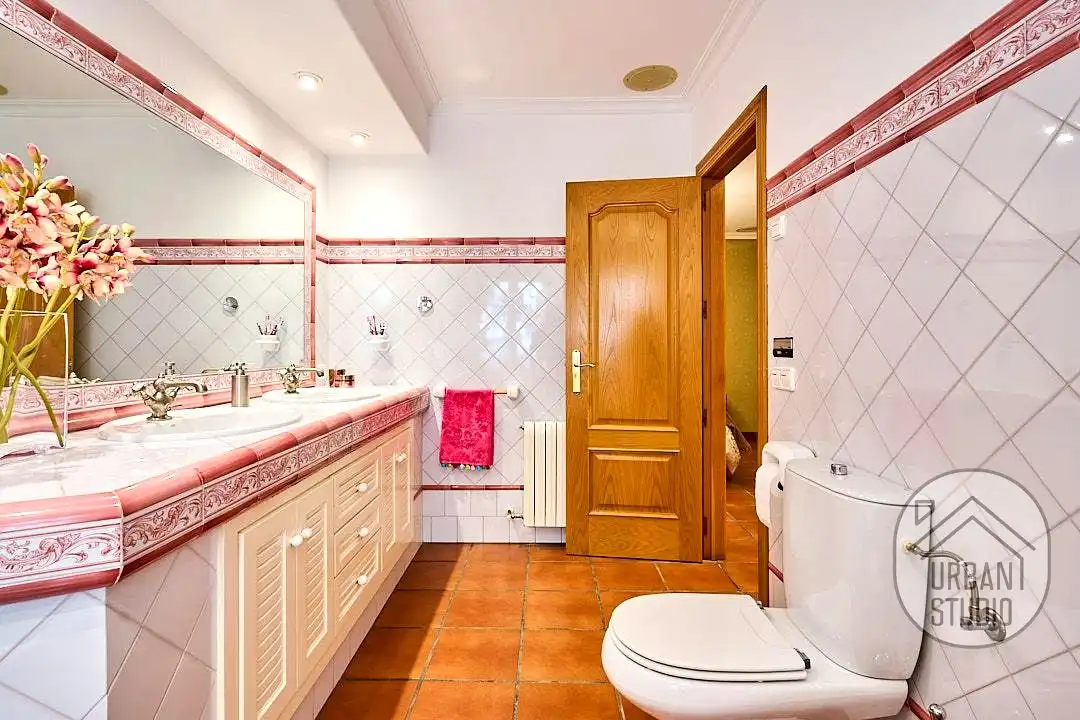 Bathroom of Houses for sale in Cocentaina  with Heating, Terrace and Swimming Pool