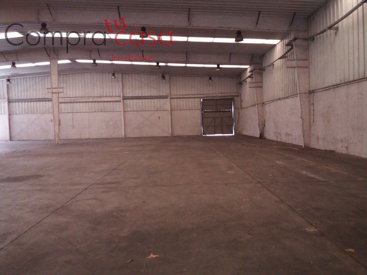 Nau industrial en venda en Valverde del Majano