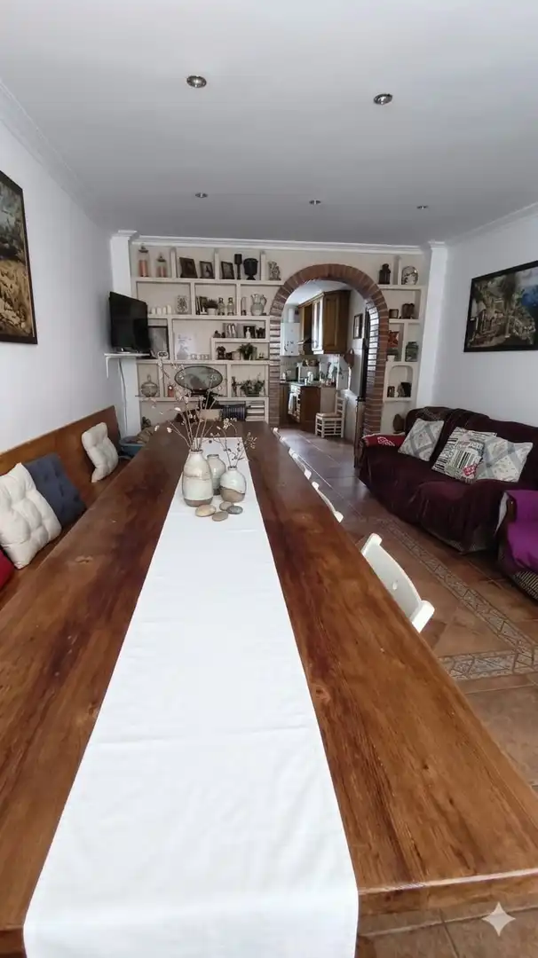 Esszimmer von Einfamilien-Reihenhaus zum Verkauf in El Burgo Ranero  mit Heizung, Privatgarten und Parkett