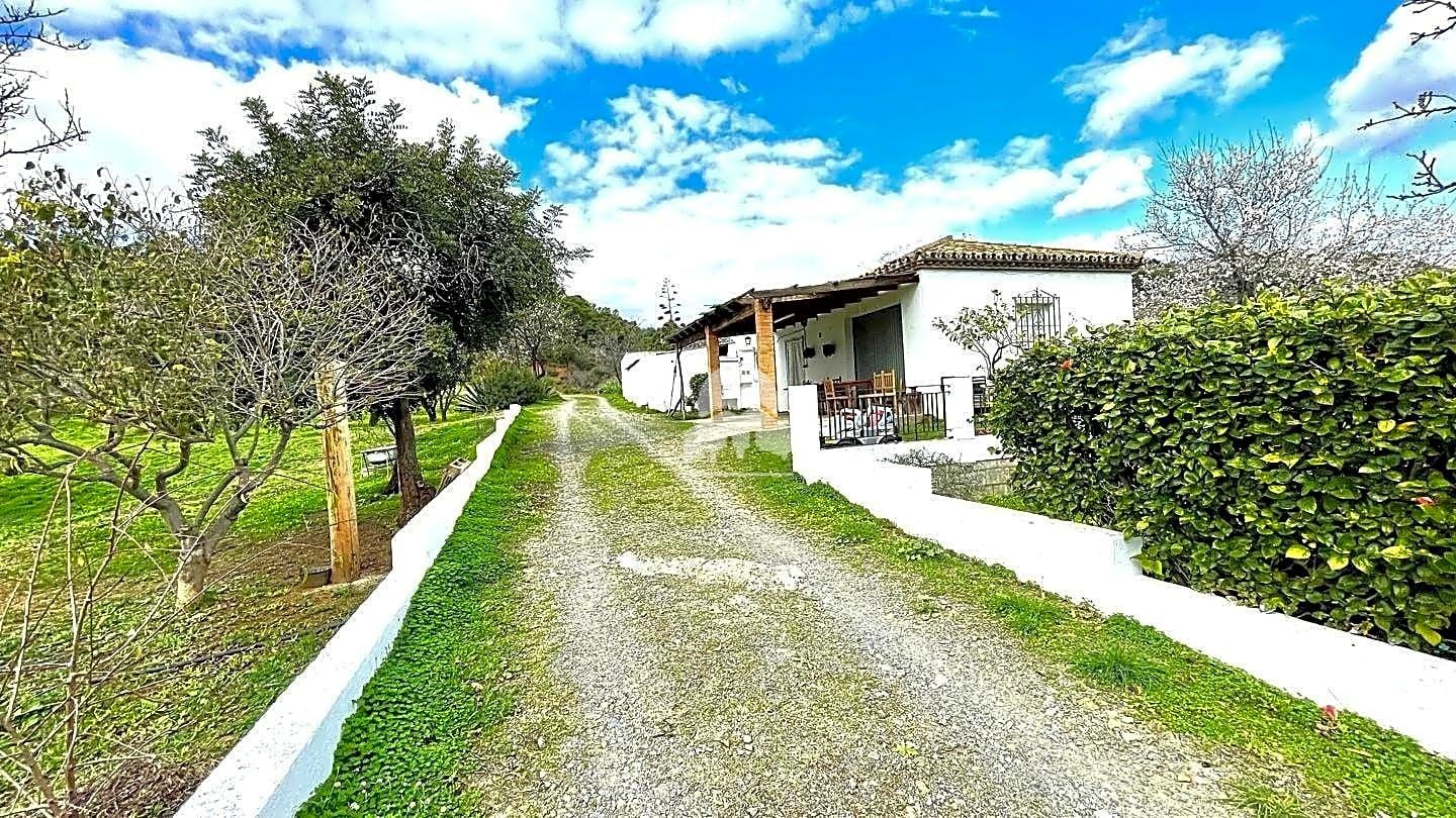 Residential for sale in Sierra de Estepona - Avda. de Andalucía