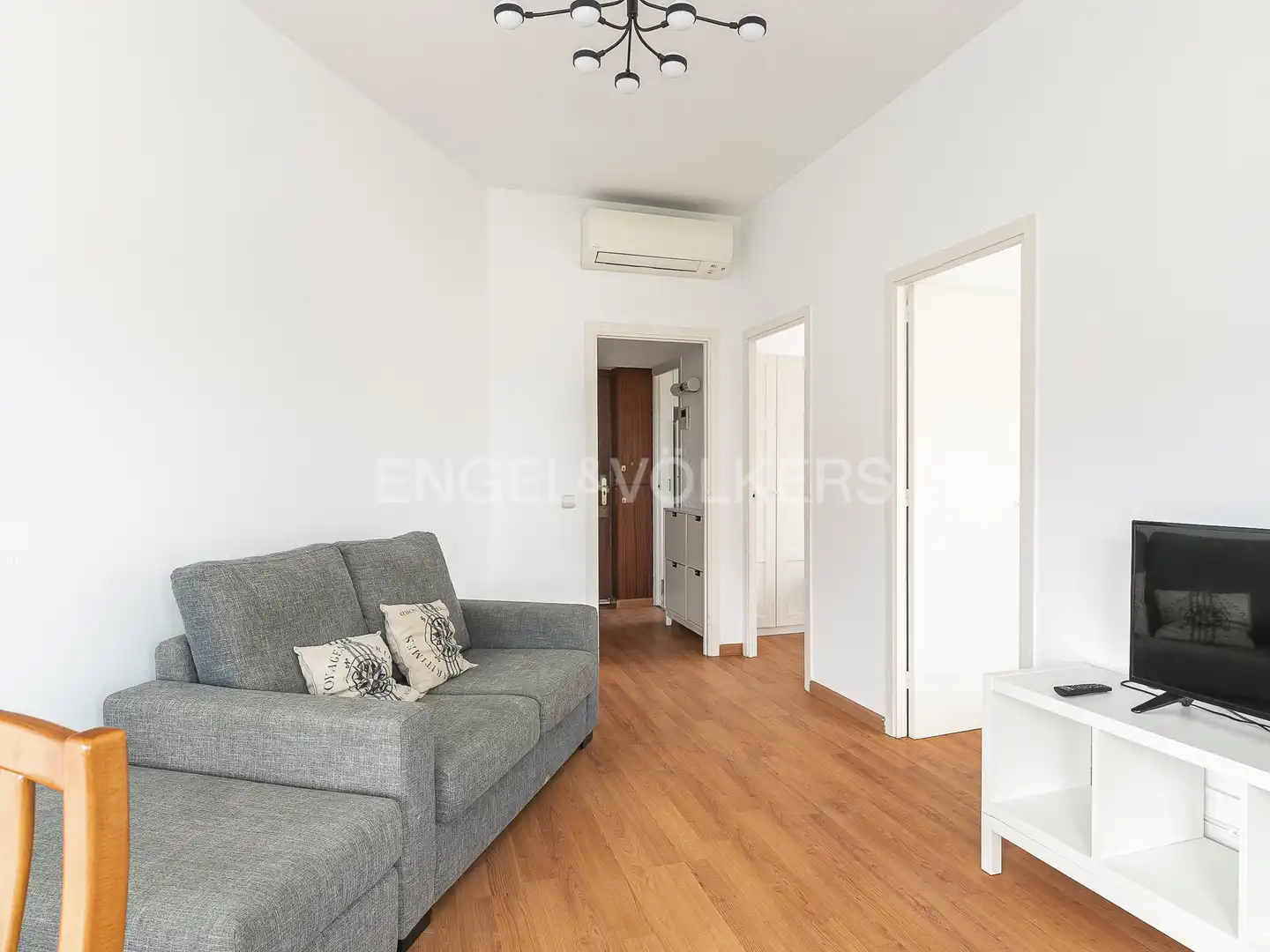 Living room of Flat for rent in Barcelona  with Air Conditioner, Heating and Parquet flooring