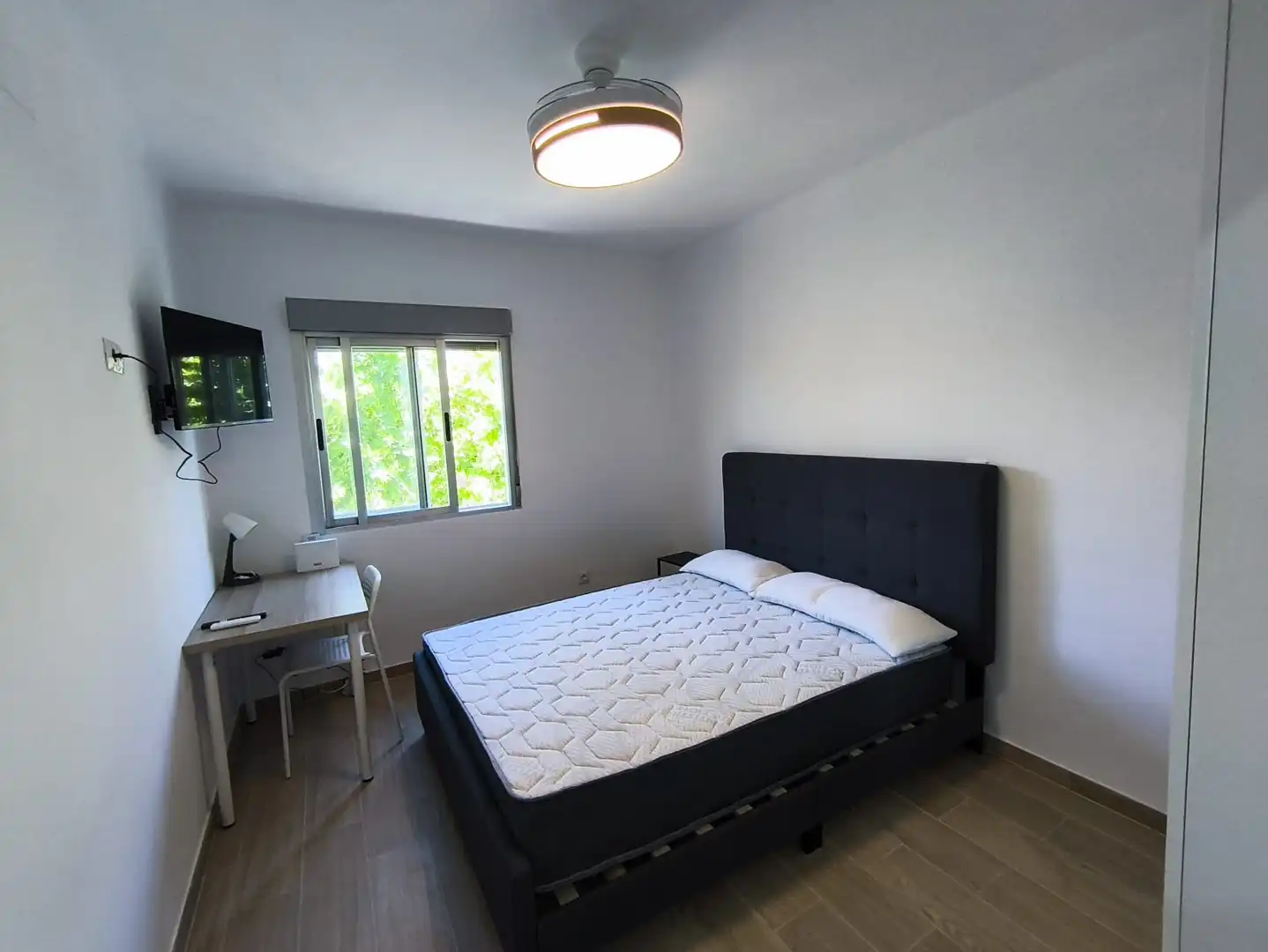 Habitación de Piso para compartir en Madrid con Calefacción, Amueblado y Horno