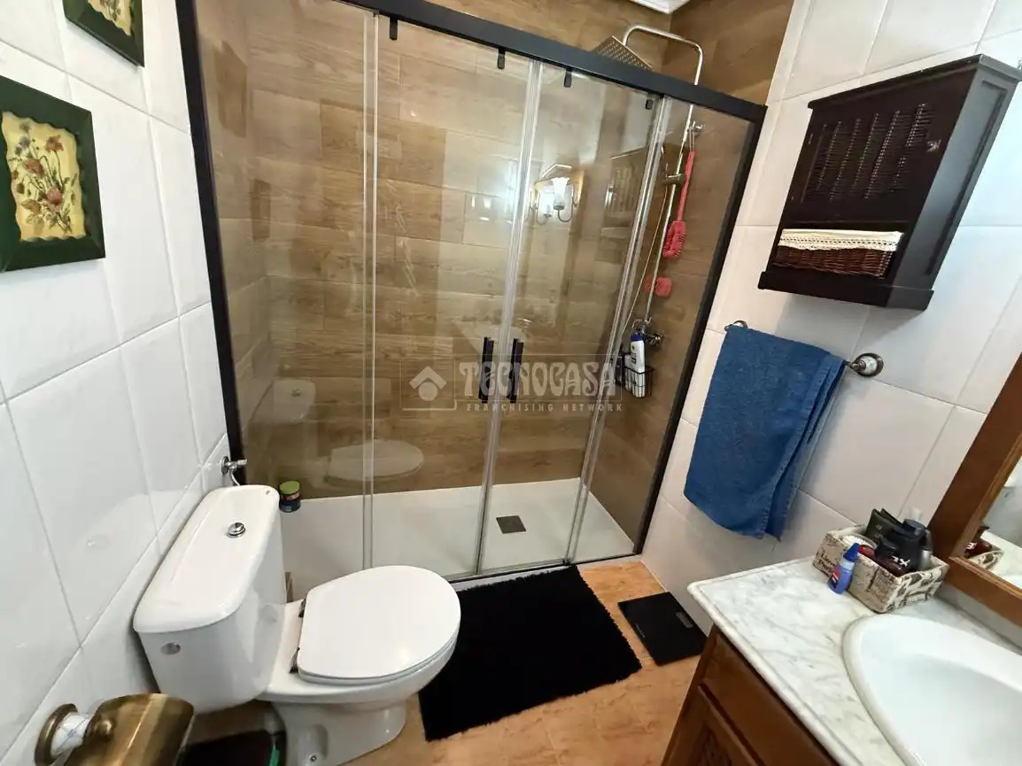 Bathroom of Flat for sale in Illescas  with Air Conditioner, Heating and Terrace