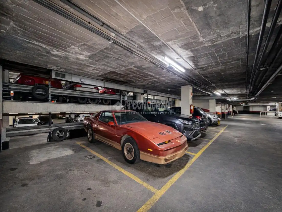 Parkplatz von Wohnung zum Verkauf in Madrid mit Heizung, Privatgarten und Schwimmbad