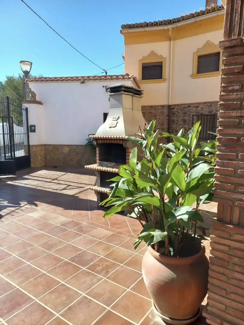 Terrassa de Finca rústica en venda en Guadix amb Moblat, Forn i Piscina comunitària