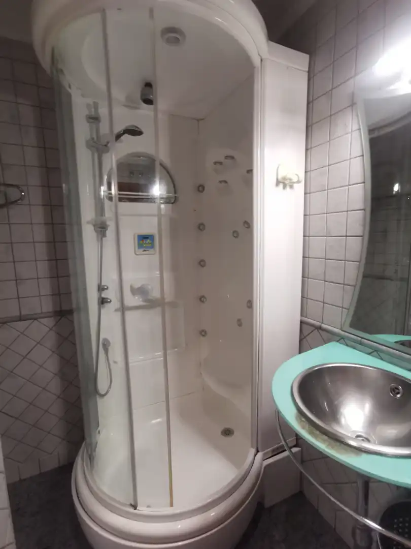 Bathroom of Flat for rent in Salamanca  with Heating, Parquet flooring and Furnished