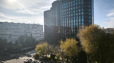 Foto 3 de Piso en venta en C. de Salvador de Madariaga, San Pascual, Madrid Capital