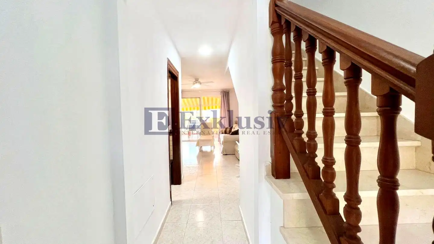 Ground floor for sale in Arona  with Air Conditioner, Terrace and Storage room