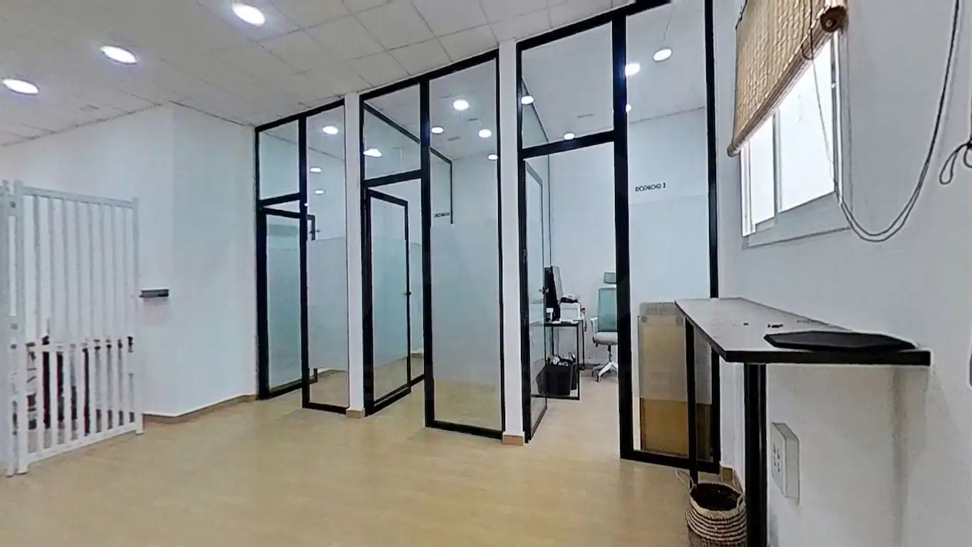 Local comercial en venta en Centro - Calzada - Cabo Noval, imagen 2
