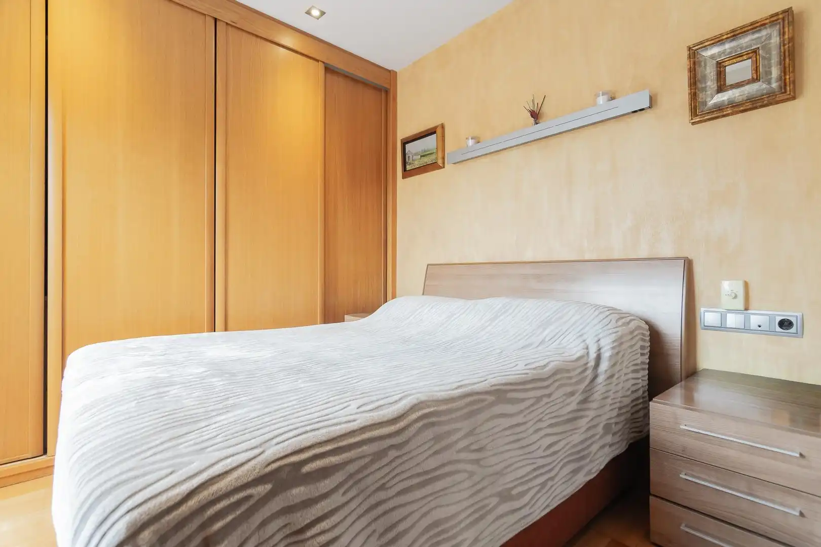 Bedroom of Attic for sale in  Pamplona / Iruña  with Air Conditioner, Heating and Parquet flooring