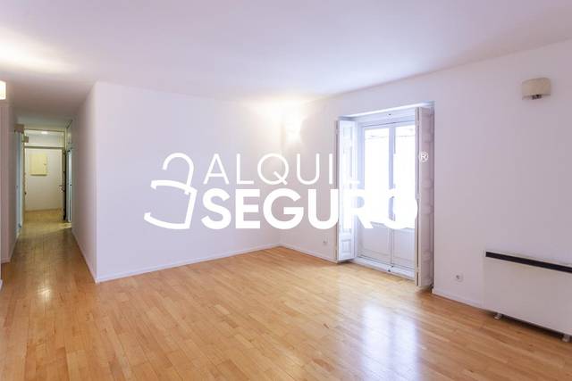 Piso en Alquiler en de la Amnistia  en Palacio