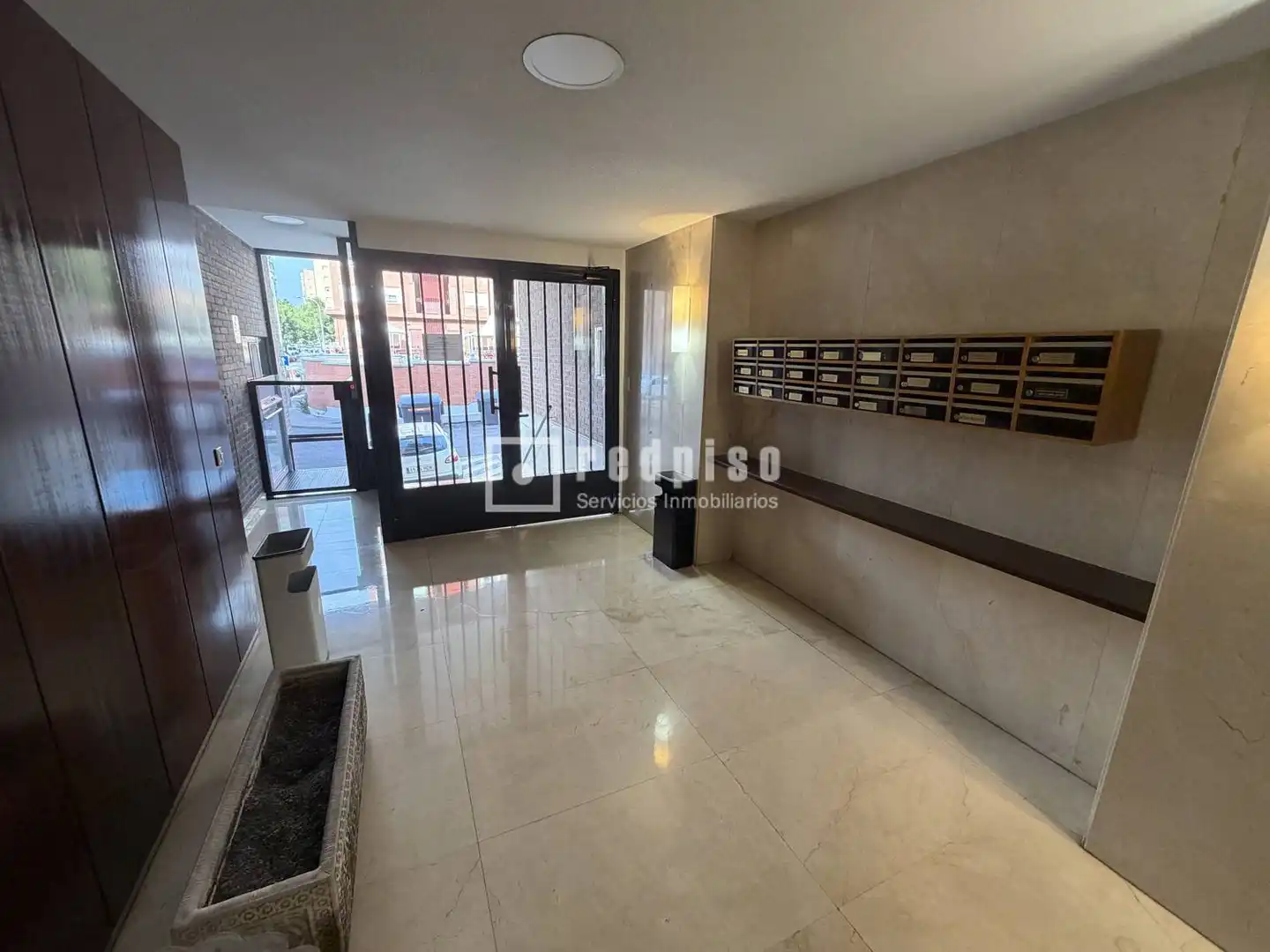 Vista exterior de Piso en venta en Madrid con Calefacción, Parquet y Terraza