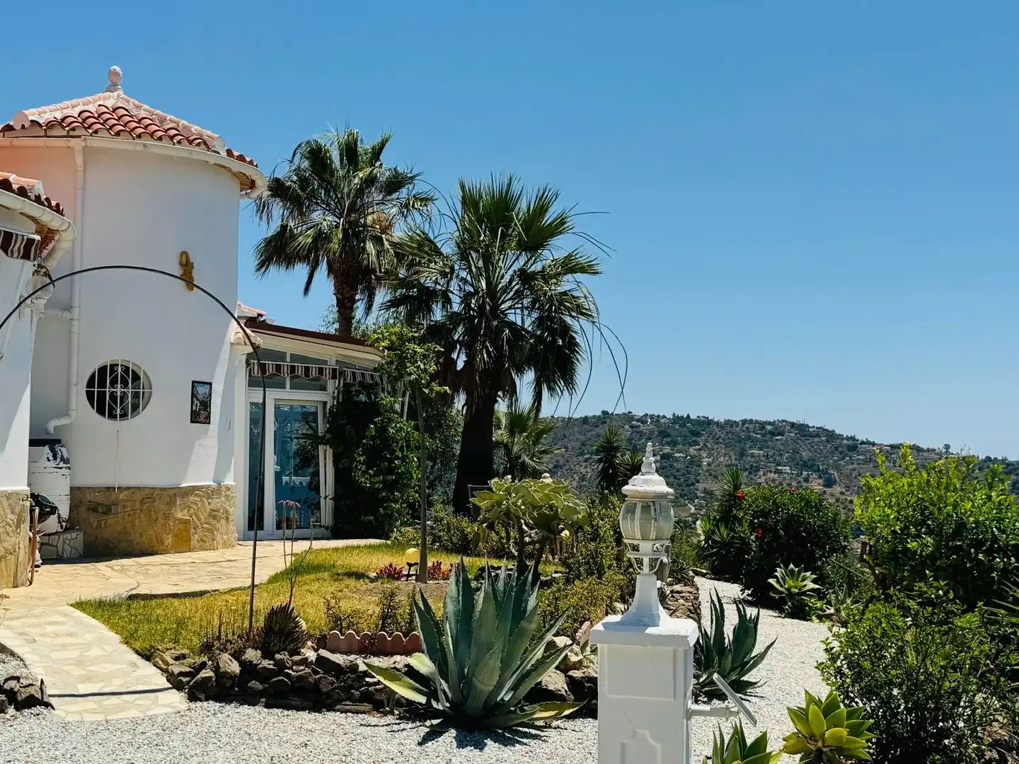 Vista exterior de Casa o xalet en venda en Arenas amb Aire condicionat, Jardí privat i Traster
