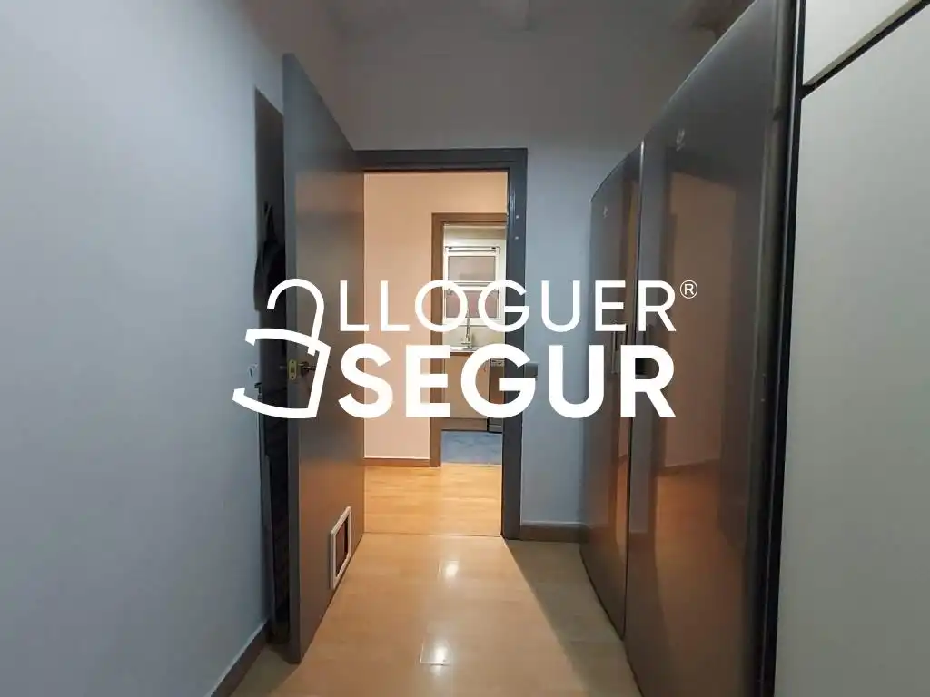Pis de lloguer a Violant d'Hongria , Sants-Badal