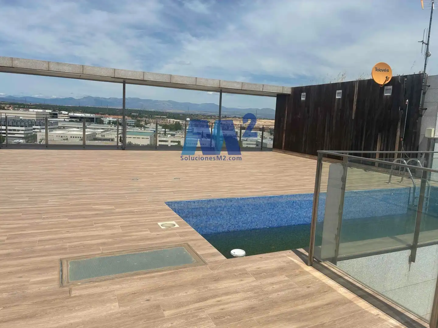 Schwimmbecken von Büro zum Verkauf in San Sebastián de los Reyes