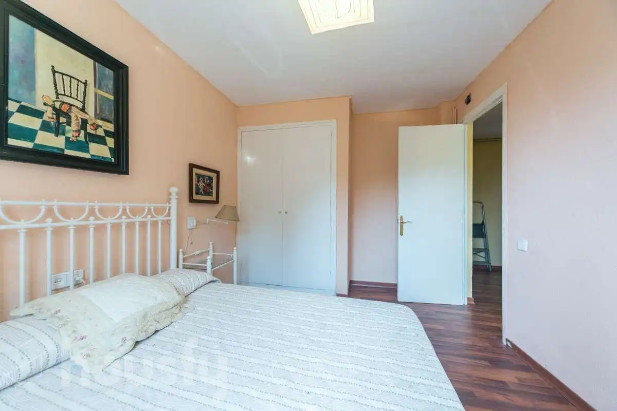 Dormitori de Casa o xalet en venda en La Llacuna amb Calefacció, Jardí privat i Parquet